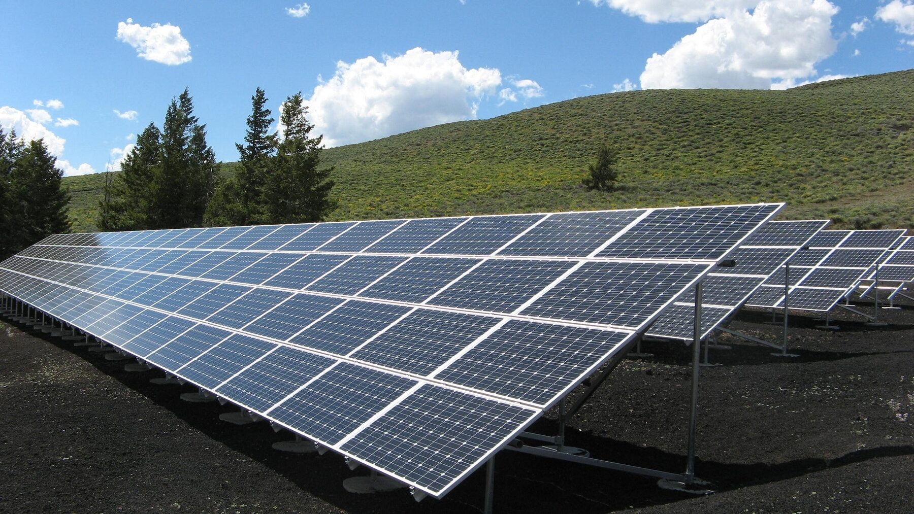 Photovoltaic solar cell array